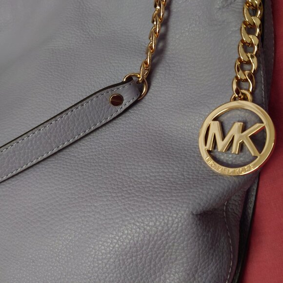 Michael Kors Lilac Jet Set Bag - Picture 4 of 16